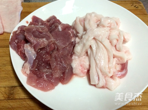 <a href=/shicai/shuichanpin/HaiDai/index.html target=_blank><u>海带</u></a>炖肉的做法