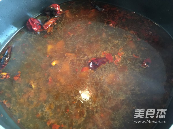 水煮<a href=/shicai/rouqin/NiuRou/index.html target=_blank><u>牛肉</u></a>的做法