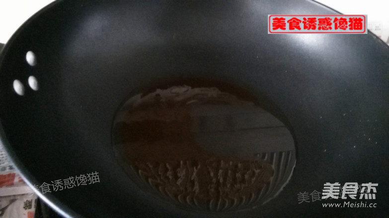 <a href=/shicai/shucai/XiangYu/index.html target=_blank><u>香芋</u></a>红烧肉的做法