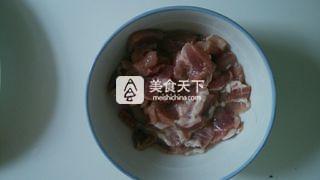 <a href=/shicai/shucai/LaJiao/index.html target=_blank><u>辣椒</u></a>炒肉