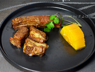 蔬菜烤<a href=/shicai/rouqin/YangPai/index.html target=_blank><u>羊排</u></a>