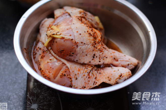 蔬菜烤<a href=/shicai/rouqin/JiTui/index.html target=_blank><u>鸡腿</u></a>的做法