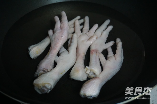 吃不够的鱼香凤爪的做法