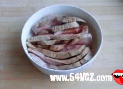 梅菜扣肉的做法视频6