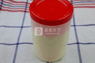 盆栽<a href=/shicai/mimian/SuanNai/index.html target=_blank><u>酸奶</u></a>