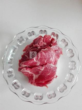 <a href=/shicai/rouqin/NiuRou/index.html target=_blank><u>牛肉</u></a>粥