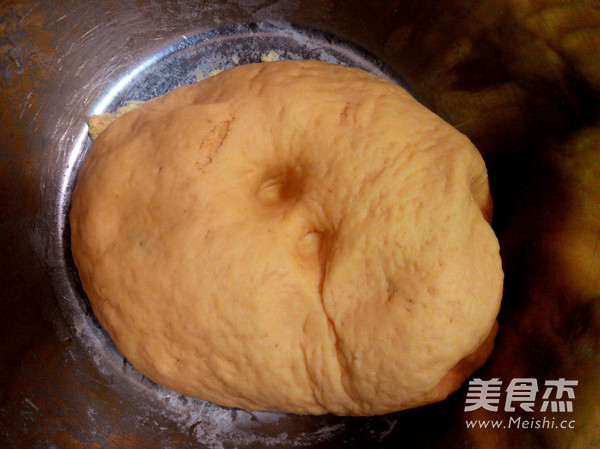 <a href=/shicai/shucai/HongShu/index.html target=_blank><u>红薯</u></a>饼的做法