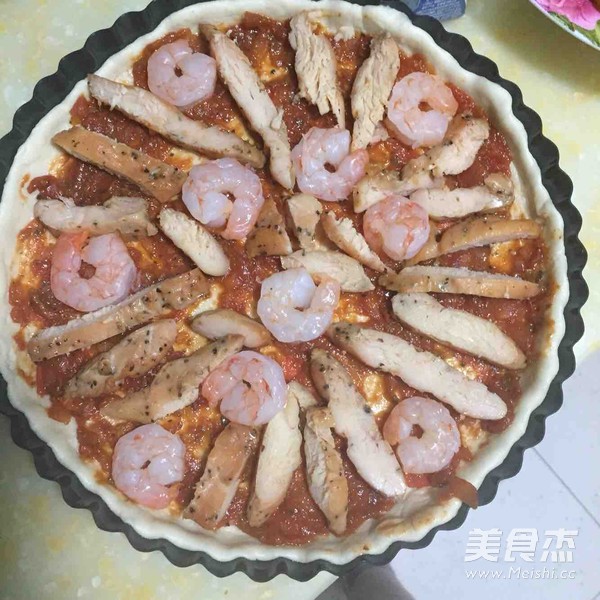 黑椒<a href=/shicai/rouqin/ZhengJi/index.html target=_blank><u>鸡肉</u></a>披萨的做法