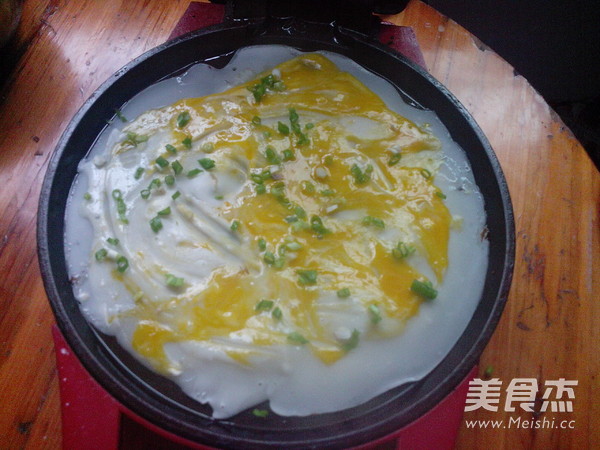 葱香<a href=/shicai/rouqin/JiDan/index.html target=_blank><u>鸡蛋</u></a>软饼的做法