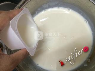 DIY水果<a href=/shicai/mimian/SuanNai/index.html target=_blank><u>酸奶</u></a>