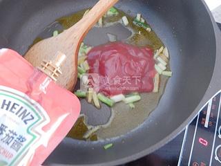 茄汁<a href=/shicai/shucai/TuDou/index.html target=_blank><u>土豆</u></a>粉