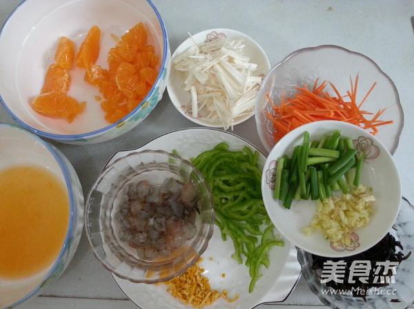 桔香虾仁炒饭的做法