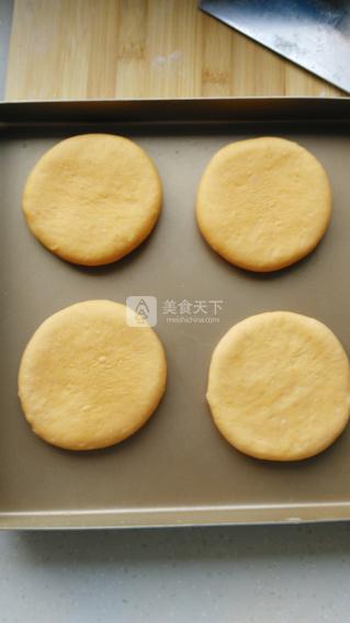 <a href=/shicai/shucai/NanGua/index.html target=_blank><u>南瓜</u></a>喜饼