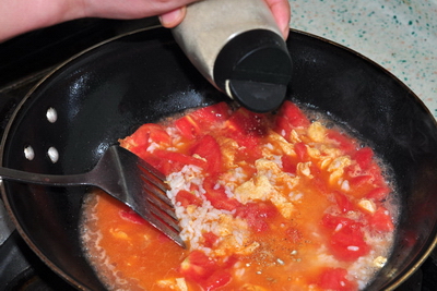 蕃茄煎蛋烫饭步骤9