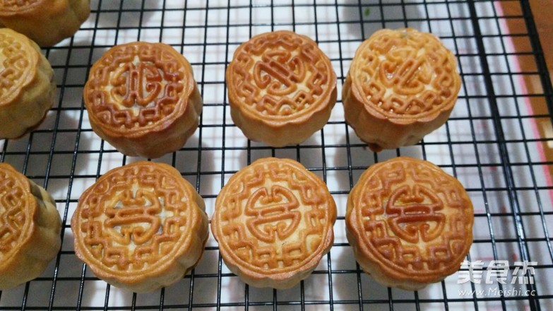 广式莲蓉月饼的做法