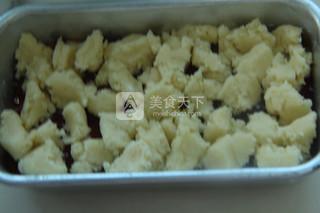 椰香<a href=/shicai/guopin/CaoMei/index.html target=_blank><u>草莓</u></a>软酥饼