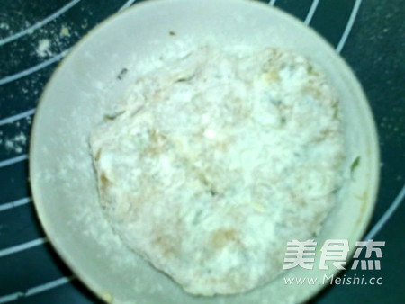 软嫩<a href=/shicai/rouqin/ZhengJi/index.html target=_blank><u>鸡肉</u></a><a href=/shicai/mimian/DouFu/index.html target=_blank><u>豆腐</u></a>饼的做法