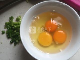榆钱<a href=/shicai/rouqin/JiDan/index.html target=_blank><u>鸡蛋</u></a>饼