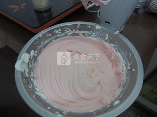 <a href=/shicai/mimian/NaiYou/index.html target=_blank><u>奶油</u></a>纸杯蛋糕