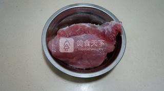 美味猪<a href=/shicai/rouqin/RouSong/index.html target=_blank><u>肉松</u></a>