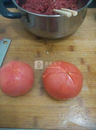 番茄<a href=/shicai/rouqin/NiuRou/index.html target=_blank><u>牛肉</u></a>饺