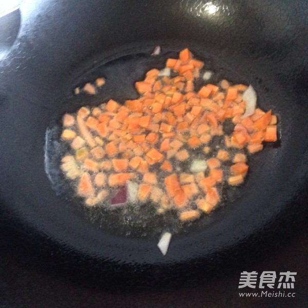 黄金杂蔬蛋炒饭的做法