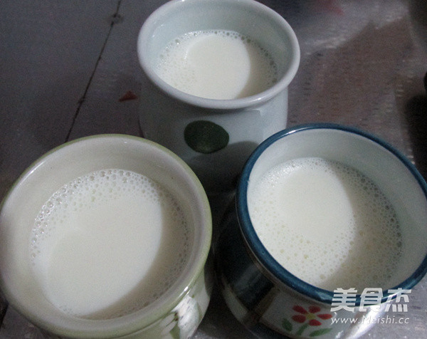 瓷罐<a href=/shicai/mimian/SuanNai/index.html target=_blank><u>酸奶</u></a>&盆栽的做法