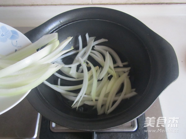 泡菜<a href=/shicai/rouqin/NiuRou/index.html target=_blank><u>牛肉</u></a>乌冬面的做法