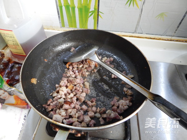 #一人食#<a href=/shicai/rouqin/XianRou/index.html target=_blank><u>咸肉</u></a>菜饭的做法