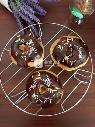 <a href=/shicai/mimian/QiaoKeLi/index.html target=_blank><u>巧克力</u></a>甜甜圈