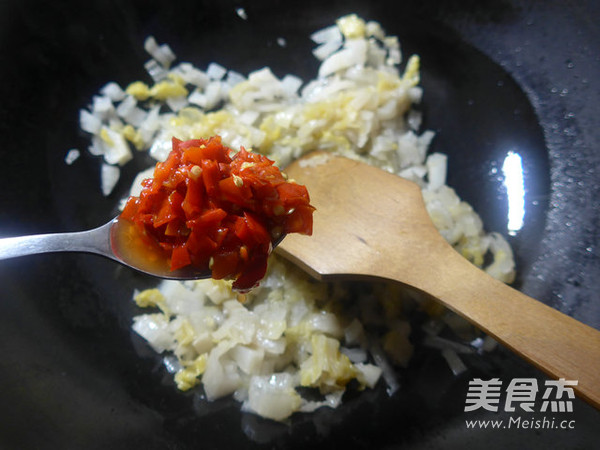 剁椒炒酸菜的做法