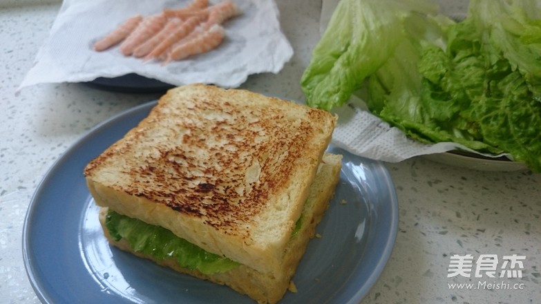 纯淡奶土司鲜虾三明治的做法