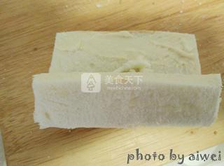 乳酪<a href=/shicai/rouqin/RouSong/index.html target=_blank><u>肉松</u></a>卷