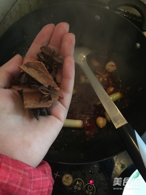 红油火锅汤的做法