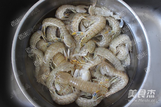 蒜香皮皮虾的做法