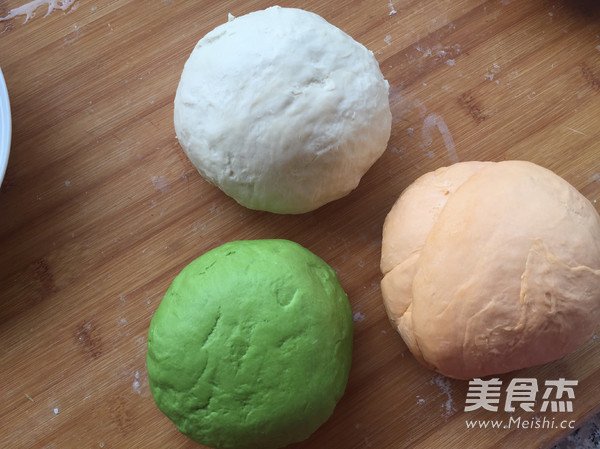 三色元宝蒸饺的做法