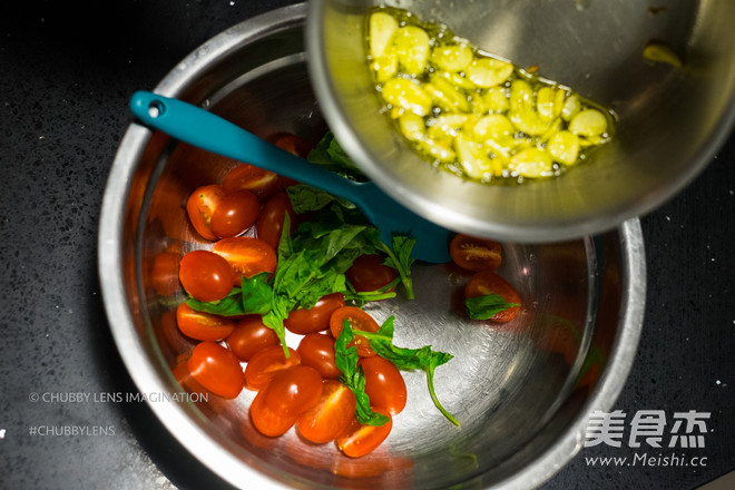 处榨榄油罗勒番茄拌面的做法