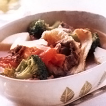 黄芪<a href=/shicai/rouqin/NiuRou/index.html target=_blank><u>牛肉</u></a>蔬菜汤的做法