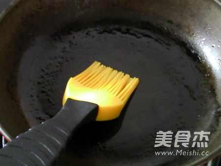 亚麻籽油<a href=/shicai/shucai/MoGu/index.html target=_blank><u>蘑菇</u></a>烘蛋土司蒸糕的做法