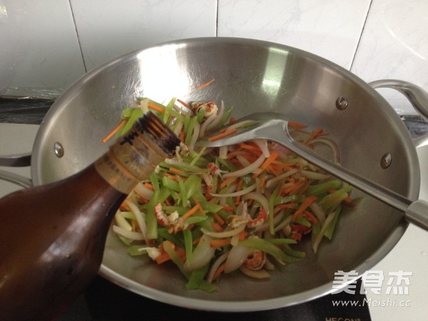 小龙虾仁炒时蔬的做法