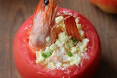 鲜虾鸡蛋色拉酿番茄的做法
