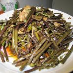 肉丝炒蕨菜的做法