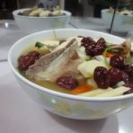 淮山枸杞红枣猪骨汤的做法
