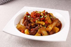 【2015年夜饭菜谱】牛肉炖土豆的做法大全