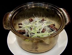 椰汁芋头油鸭煲的做法视频