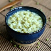 【绿豆大米粥的功效】绿豆大米粥的营养价值_绿豆大米粥的家常做法
