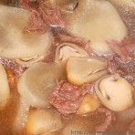 草菇萝卜牛肉汤的做法