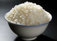 电饭锅蒸米饭