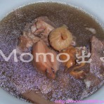 莲藕绿豆排骨汤的做法
