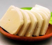 【奶豆腐和奶酪的区别】奶豆腐是什么_奶豆腐的做法